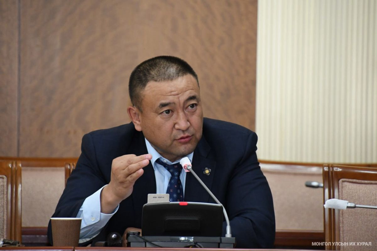 Б:Чойжилсүрэн: Сайдын суудалтай зууралдаад байсан зүйлгүй